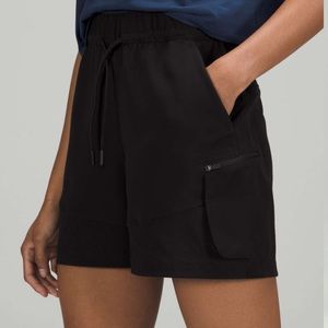 Lululemon Relaxed High-Rise Cargo Short 4.5"